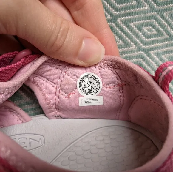 Keen Newport H2 Youth Sandals in Pink &amp; Rose