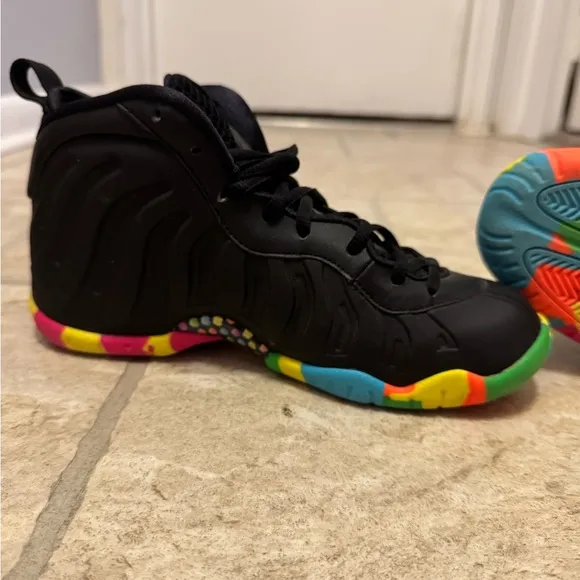 Kids Black Fruity Pebble Foamposite