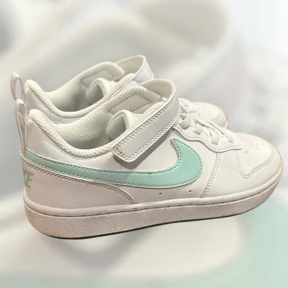 Kids Nike Borough Sneakers
