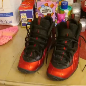 Kids Red and Black GUCCI FOAMS
