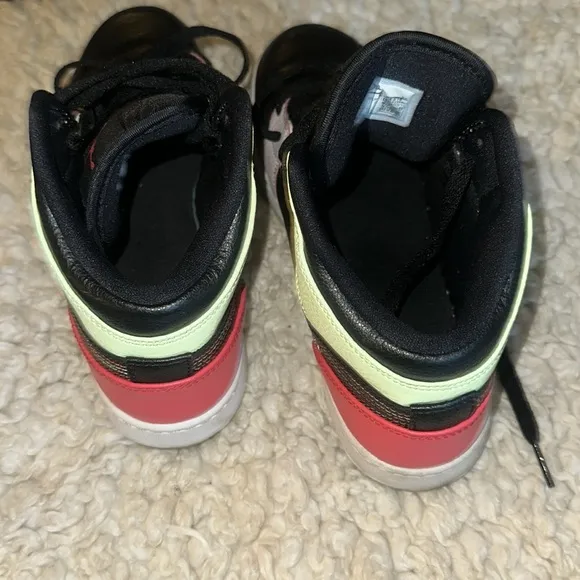 Kids Size 6Y Jordan Black and Pink Sneakers.