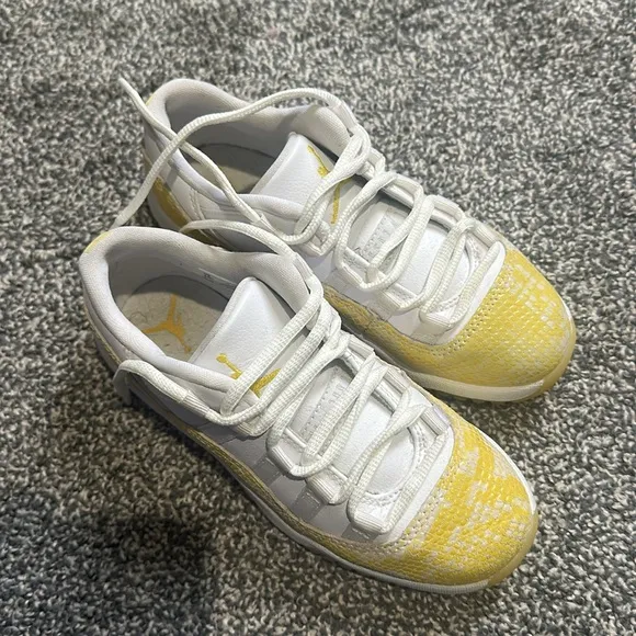 Kids White and Yellow snakeskin Sneakers Jordan 11 size 13c.