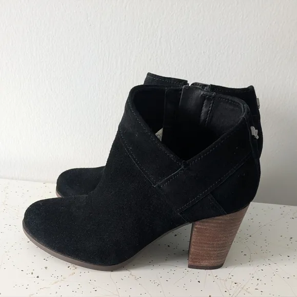 Koolaburra By UGG Amalea Black Ankle Bootie Suede Stacked Heel Zip Asymmetrical