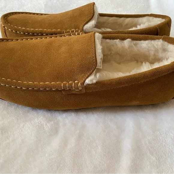 Koolaburra By Ugg Brown Moccasin Style Slip-On Loafers with Plush Lining Size 12