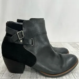 Korks Reynosa black ankle booties