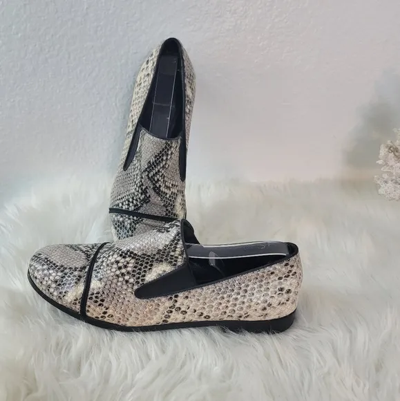 LA VICTOIRE LYNN SNAKESKIN LOAFERS GENUINE LEATHER TAUPE ROUND TOE SZ 8