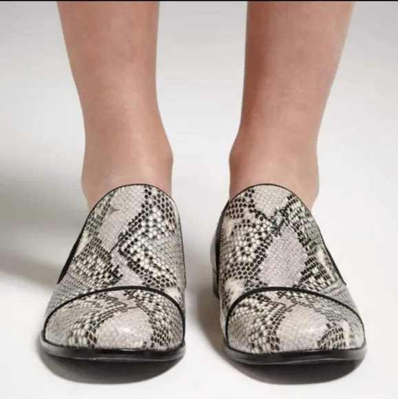 LA VICTOIRE LYNN SNAKESKIN LOAFERS GENUINE LEATHER TAUPE ROUND TOE SZ 8