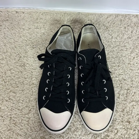 Lacoste Low‎ Top  Black Sneakers Size 9.5 Men’s