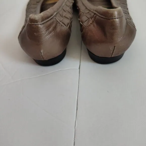 Ladies SZ 6-1/2B Vintage Cole Haan Pewter Flats