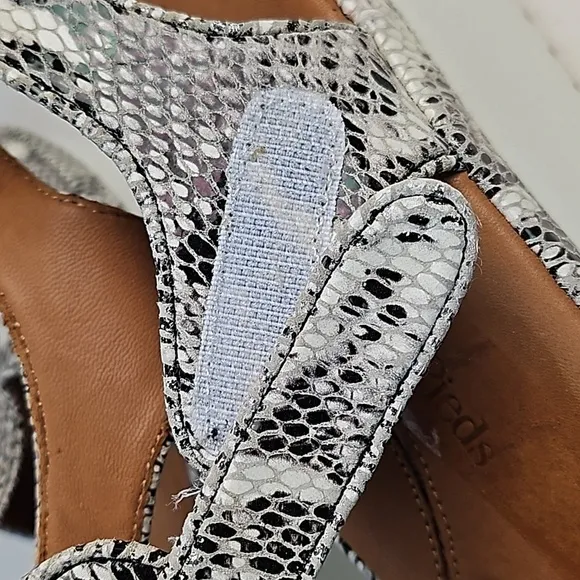 L'Amour Des Pieds Almika Leather Snakeskin Peep Toe Platform Peep Toe Sandal