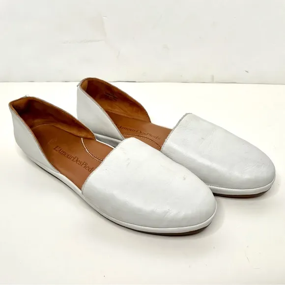 L’Amour Des Pieds White Leather Flats