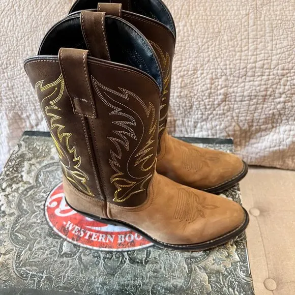 Laredo Kadi 5742 Womens Tan Distressed Western Cowboy Boots size 8.5 Wide