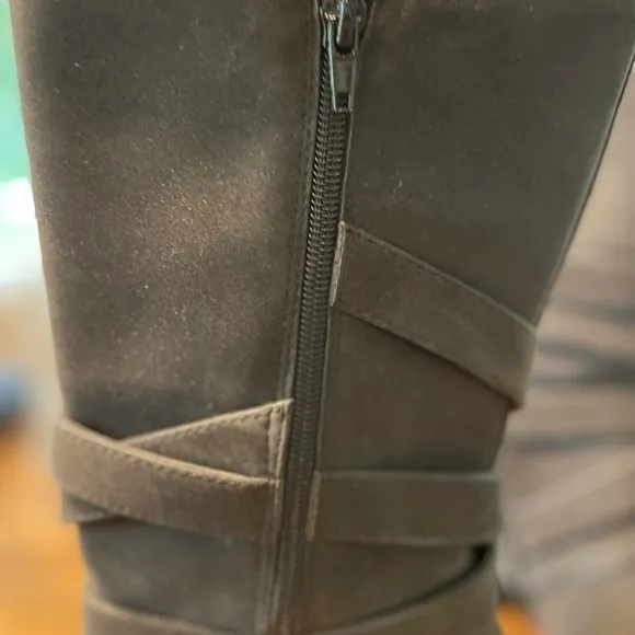LEVITY | NOTICE Charcoal-Black Mid-Calf Boots. Sz. 8. NWT