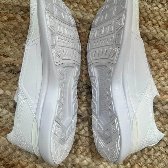 Like New 🤍 APL Techloom White Slip-On Bliss Sneakers Size 8.5