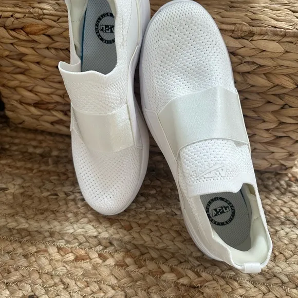 Like New 🤍 APL Techloom White Slip-On Bliss Sneakers Size 8.5