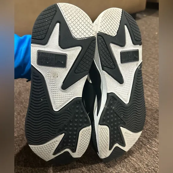 Like NEW! Puma Kids Black White Sneakers Sz 5C RSX Puma