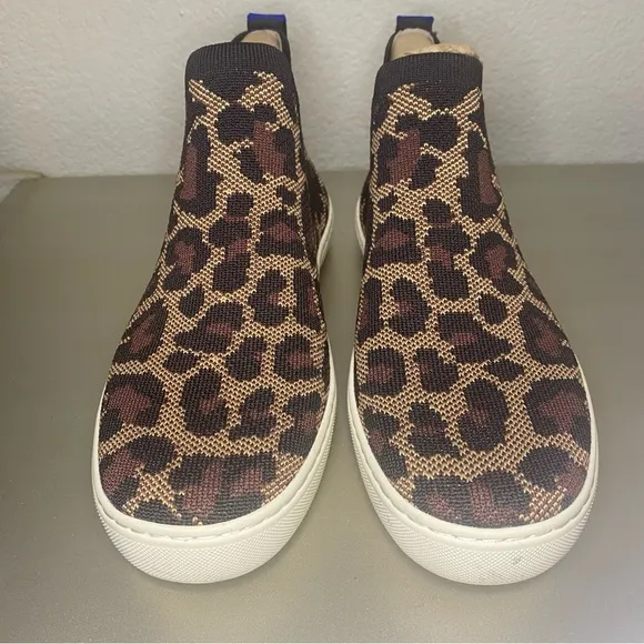 Like New Rothy's Wildcat Chelsea Boot Sneakers - Size 8.5