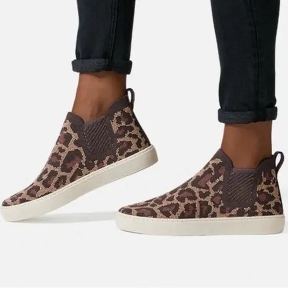 Like New Rothy's Wildcat Chelsea Boot Sneakers - Size 8.5