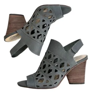 Like New Vince Camuto Leather Heeled Sandals