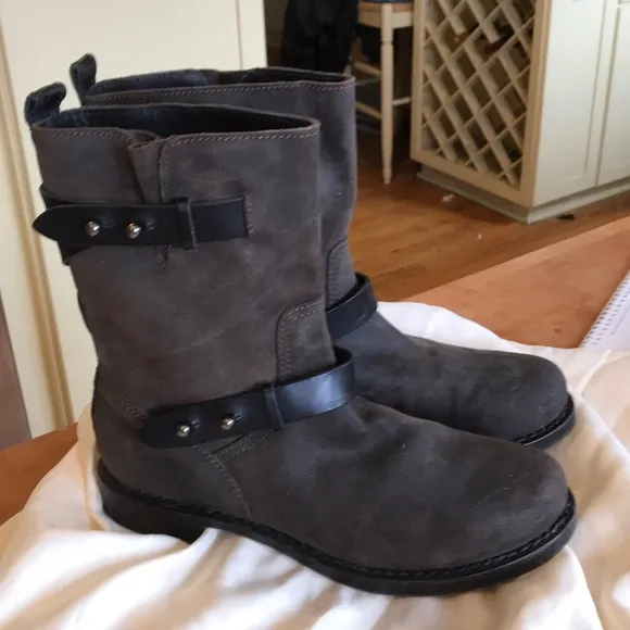 Lk Nw RAG&amp;Bone Brushed Brwn W Blk Lthr Strap Boots
