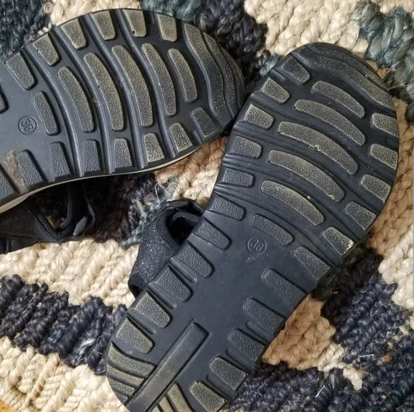 Lorenzo Velcro Strap Sandals 36 Minimalist Black