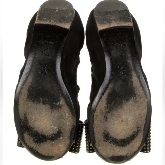 Louis Vuitton Stud bow suede flats
