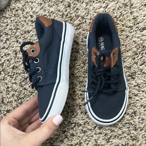 Macgellan - Kids Navy and Brown Sneakers