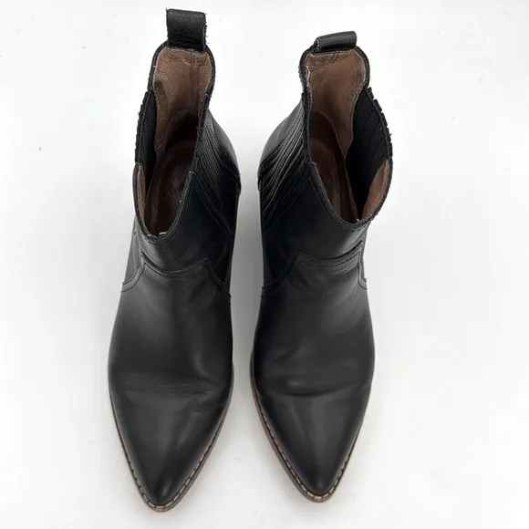 Madewell - women’s The Western ankle Boots black leather pull on heeled bootie 7