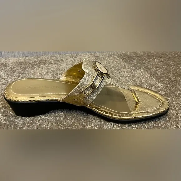 Marc Fisher Amina Metallic Gold Thong size 9M