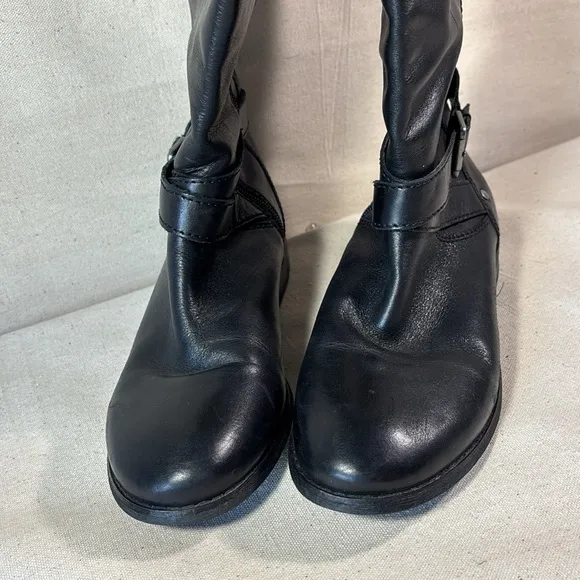 Marc Fisher Knee High Black Wide Calf Leather Zip Up Riding Boots Buckle 8.5 EUC