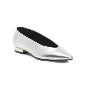 MARC FISHER LTD Silver Leather Gunner Choked Up Flats