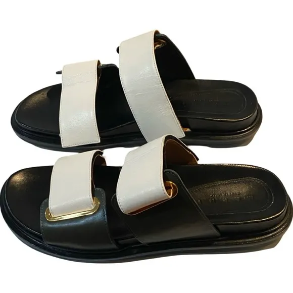 Marni “Fussbett” leather sandal. EUC