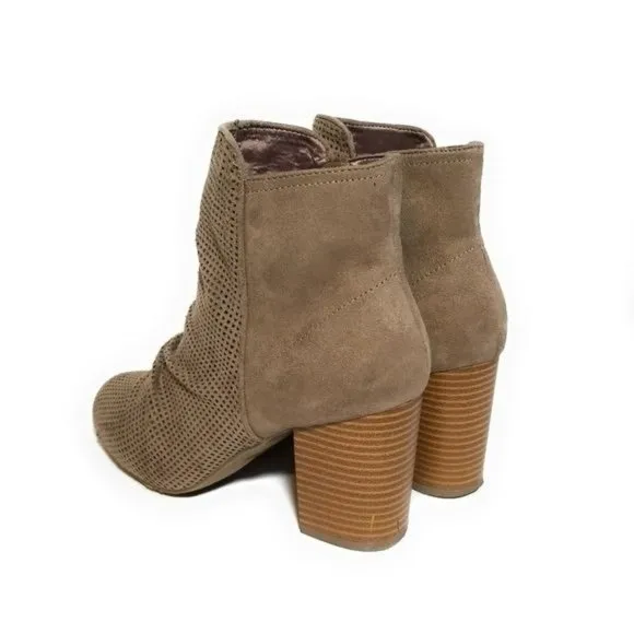 Maurices Crystal Scrunch Ankle Booties in Taupe Stacked Heel Womens Size 8.5