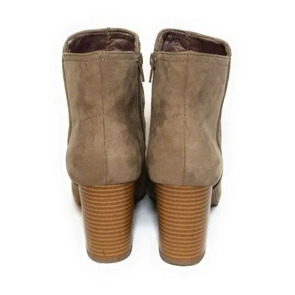 Maurices Crystal Scrunch Ankle Booties in Taupe Stacked Heel Womens Size 8.5