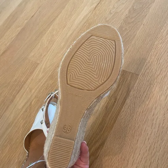 Maypol Womens White Leather Espadrilles w Gold Stud  Detail / NWOT/ Size 7.5