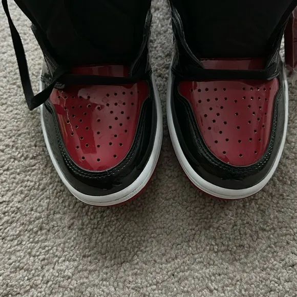 Men Air Jordon 1 Breds patent leather , size 10 , new.