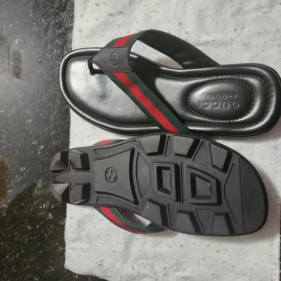 Mens 8/9 Authentic Gucci Sandals