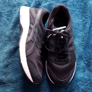 Men's Black Asics Sneakers