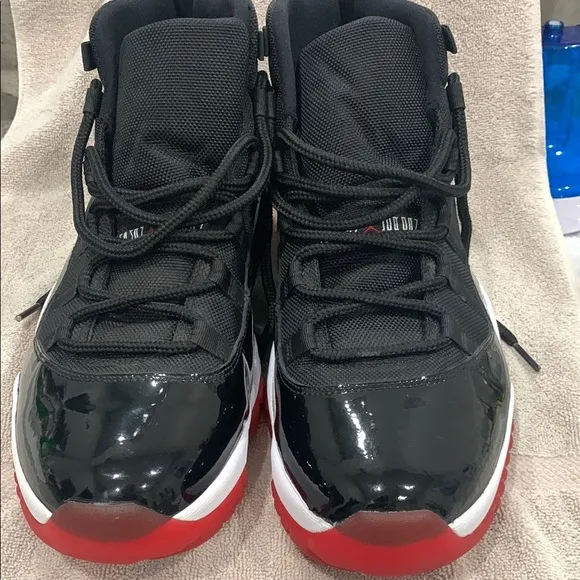 Mens Jordan Jumpman Black and Red SneakersNeeds Cleaning No Box
