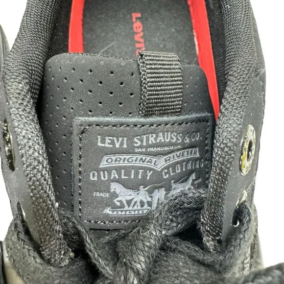 Men's Levi's Black Sneakers Size 8