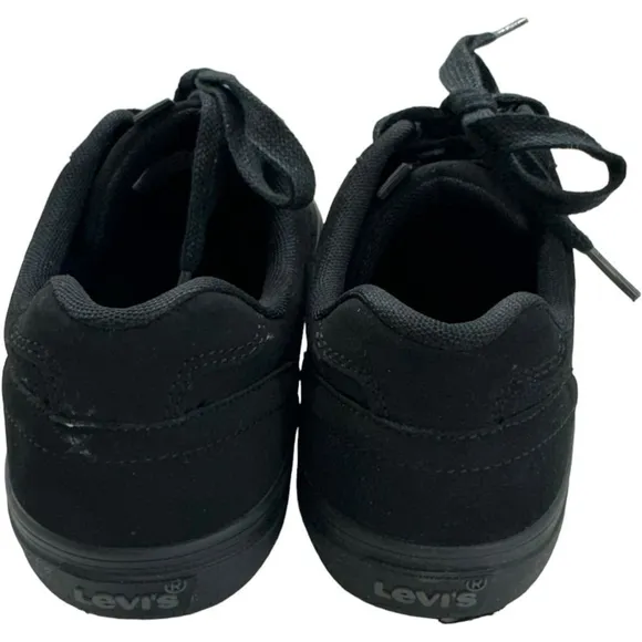 Men's Levi's Black Sneakers Size 8