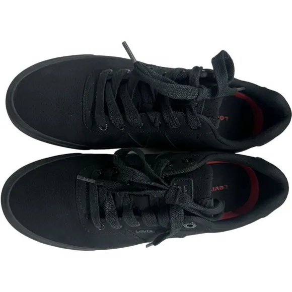 Men's Levi's Black Sneakers Size 8