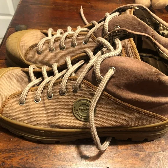 Men’s Travel Fox Brown Canvas Lace Up Sz 10.5