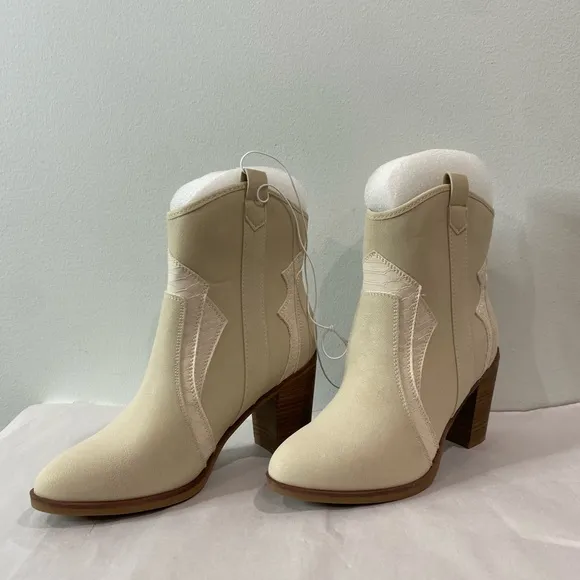 MIA Simmone Cowboy Boots ivory