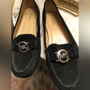Michael Kors almost new Molly Loafers black suede/rubber sole size 8.5