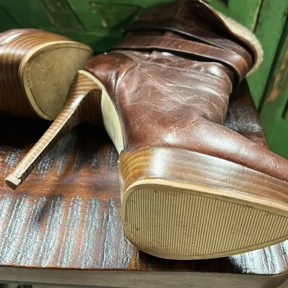 MICHAEL KORS BROWN CALF HIGH HEELED BOOT size 9