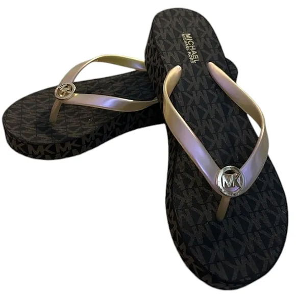 ☆Michael Kors Brown Signature Logo Thong Sandals☆