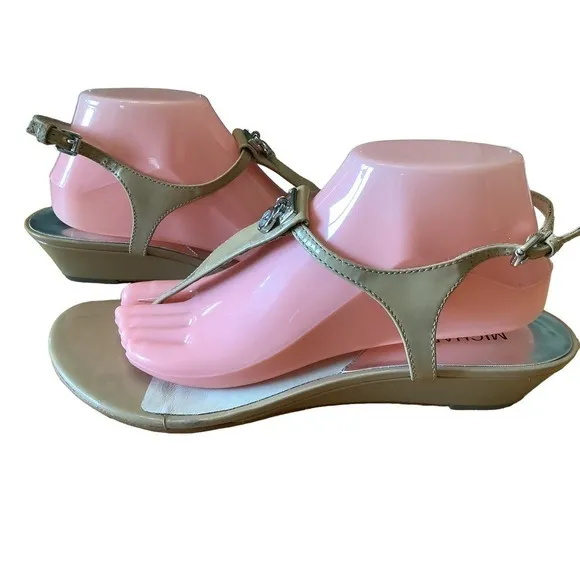 MICHAEL KORS LOCK CHARM TAN PATENT LEATHER THONG STYLE SLINGBACK SANDALS 10