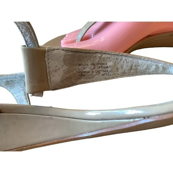 MICHAEL KORS LOCK CHARM TAN PATENT LEATHER THONG STYLE SLINGBACK SANDALS 10