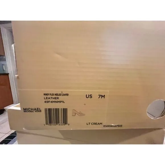 MICHAEL KORS MINDY CLASSIC FLEX HEELED LEATHER LOAFER, NEW IN BOX SZ 7M IN CREAM
